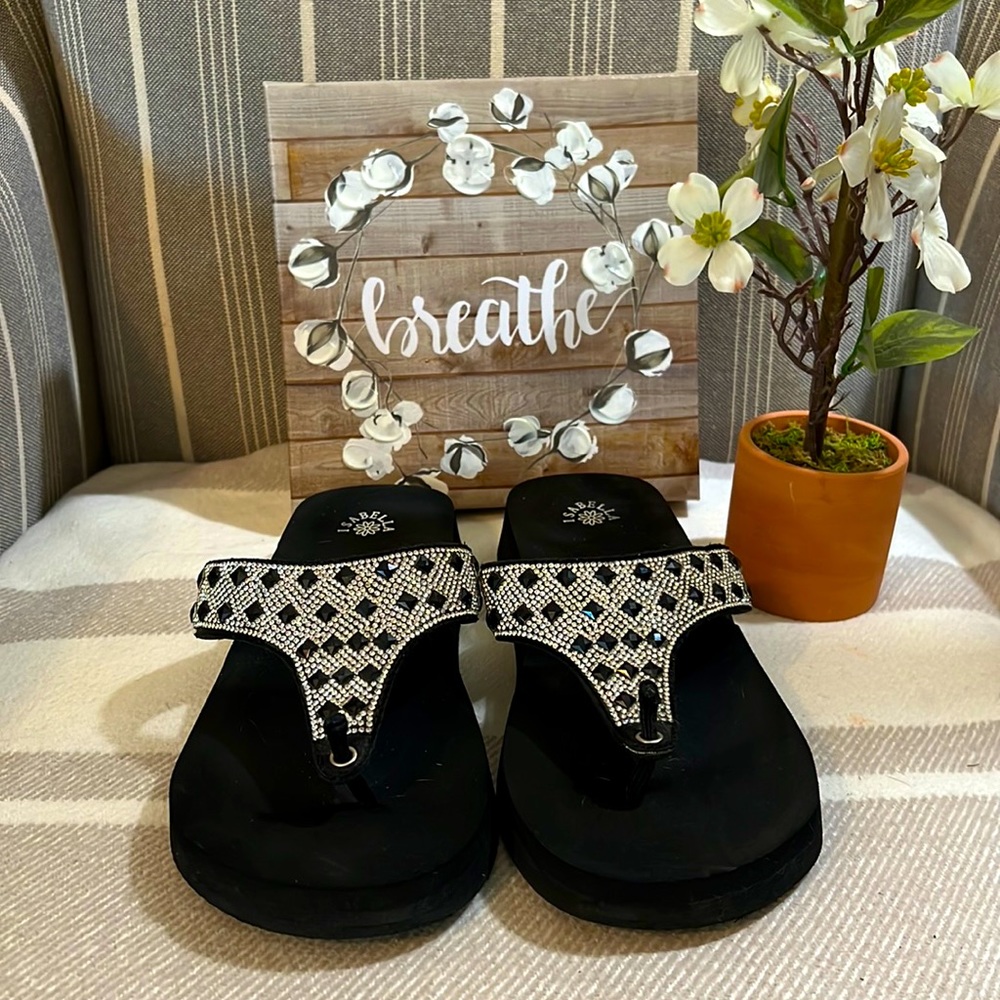 Isabella black flip-flops